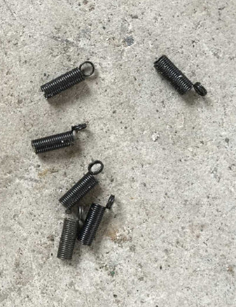 1503039515404224.jpg 防墜器開(kāi)動(dòng)彈簧.jpg